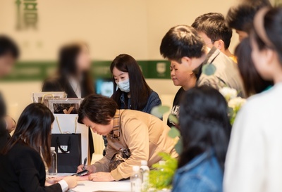 "甜蜜經(jīng)濟"不斷升溫 婚禮熱潮踏春而至